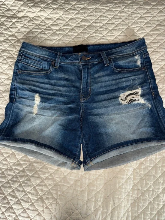 Buckle Black Fit No 53 Mid-Rise Distressed Blue Denim Jean Shorts 31 - Picture 1 of 6